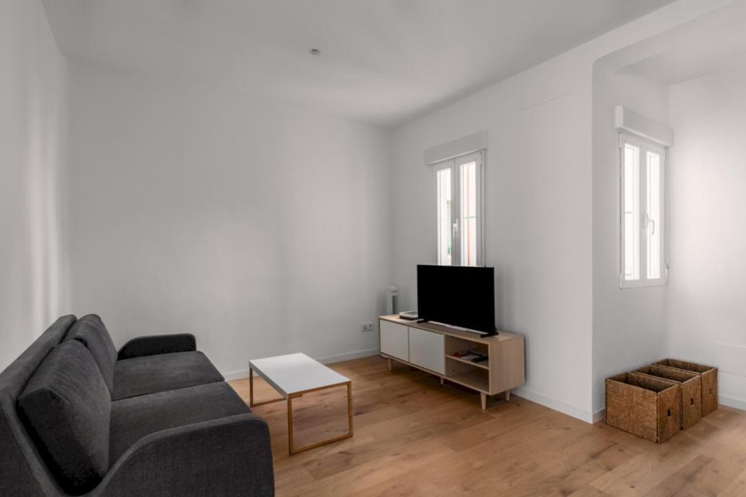2 Bedrooms 1 Bathroom Furnished - Delicias - Bright - Mintystay Madrid Extérieur photo